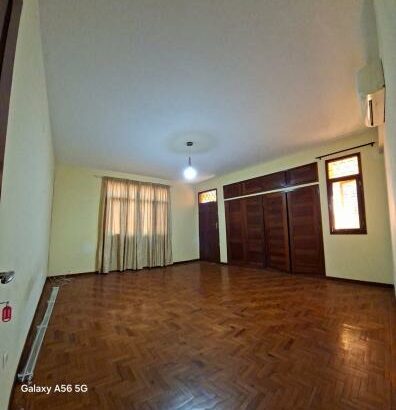 Arrenda-se Casa T5(Suíte) No Fomento Proximo ao  Restaurante Faife