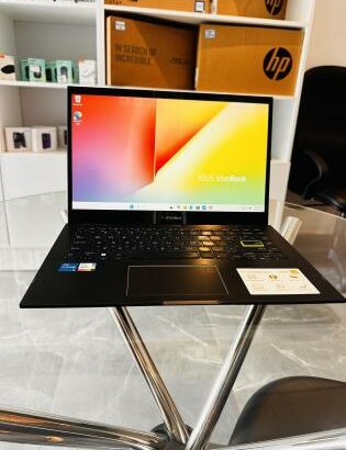 Asus VivoBook Flip 14 2-in-1 Convertible 360 Graus Touchscreen Machine  11 th gen intel Core i5-1135G7 2.40 GHZ (08 CPUs) 8GB DDR4 SDRAM, 256 GB SSD N