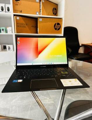 Asus VivoBook Flip 14 2-in-1 Convertible 360 Graus Touchscreen Machine  11 th gen intel Core i5-1135G7 2.40 GHZ (08 CPUs) 8GB DDR4 SDRAM, 256 GB SSD N