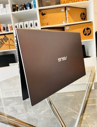 Asus  X515E Notebook  PC em Promoção  Intel Core i5-1135G7 11th Gen 2.40GHz  8GB DDR4 SDRAM, 512 GB SSD NVME Intel Íris Xe Graphics Teclado Contabilís