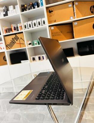 Asus  X515E Notebook  PC em Promoção  Intel Core i5-1135G7 11th Gen 2.40GHz  8GB DDR4 SDRAM, 512 GB SSD NVME Intel Íris Xe Graphics Teclado Contabilís