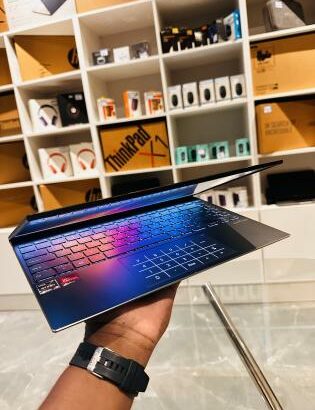 Asus ZenBook UX42UA  AMD Ryzen 5 5500 12 CPUs 2.10 GHZ  16 GB DDR4 SDRAM  512 GB SSD NVMe  Magic Keyboard without Mouse AMD Radeon Graphics 1 GB Reves