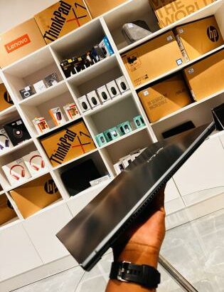 Asus ZenBook UX42UA  AMD Ryzen 5 5500 12 CPUs 2.10 GHZ  16 GB DDR4 SDRAM  512 GB SSD NVMe  Magic Keyboard without Mouse AMD Radeon Graphics 1 GB Reves