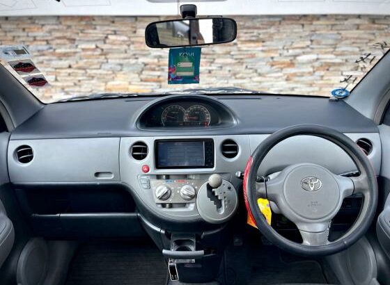 Toyota Sienta aproveita