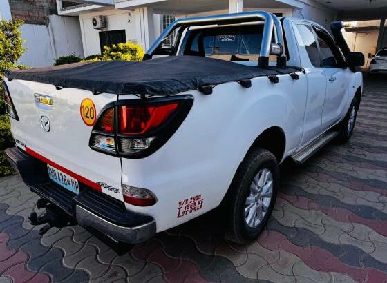 Mazda BT50 oportunidade única aproveita