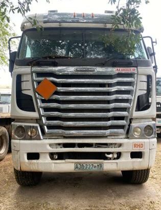 Cabeça Freithliner argosy 12.7 Detroit Full automático