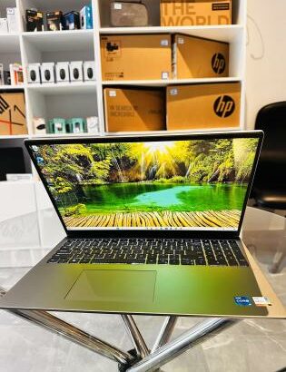 Dell Vostro 16 5630  13th Gen Intel Core i5-1340P ( 16 CPUS) 1.90 GHZ Windows 11 PRo  8 GB DDR5 SDRAM  intel iris Xe Graphics  512 GB SSD NVMe LCD WUX