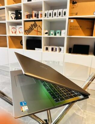 Dell Vostro 16 5630  13th Gen Intel Core i5-1340P ( 16 CPUS) 1.90 GHZ Windows 11 PRo  8 GB DDR5 SDRAM  intel iris Xe Graphics  512 GB SSD NVMe LCD WUX