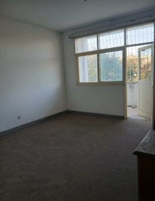 VENDE-SE APARTAMENTO T2 NO BAIRRO DO ALTO MÃE