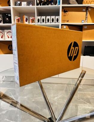 HP Probook 450 G10 Selado  Intel Core i3  13th Gen  8 GB DDR5 SDRAM  256 GB SSD NVMe 15.6 Display FHD  01 Ano de Garantia e Assistência Tecnológica  P