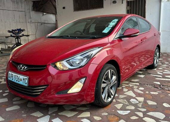 HYUNDAI ELANTRA,modelo 2015/6