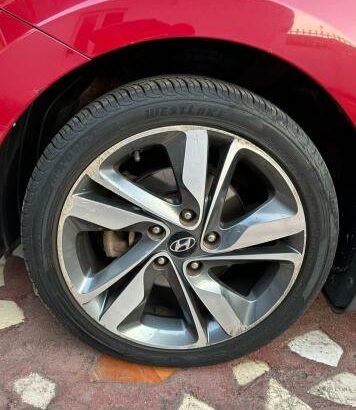 HYUNDAI ELANTRA,modelo 2015/6