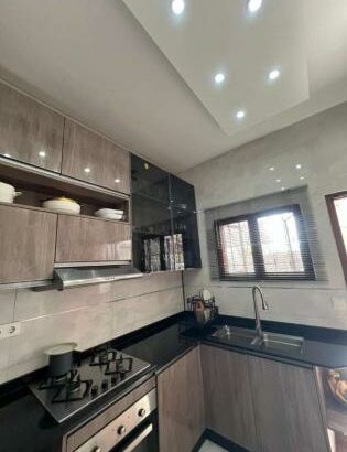 arrenda-se apartamento T2+1 no ponto final prédio do absa