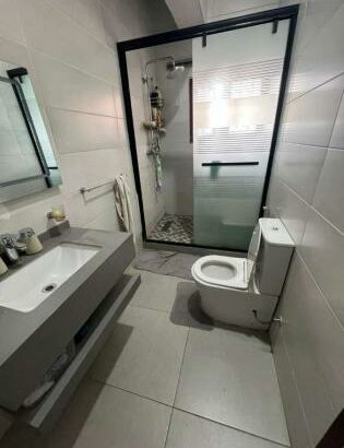 arrenda-se apartamento T2+1 no ponto final prédio do absa