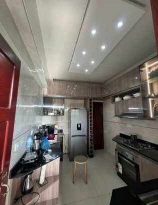 arrenda-se apartamento T2+1 no ponto final prédio do absa