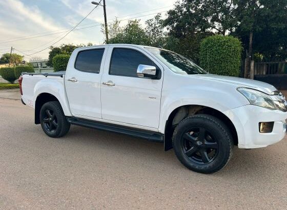 Isuzu D-TEQ 2015 3.0 Turbo Diesel Manual 4X4 135.000km-980.000,00mt