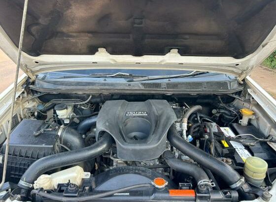 Isuzu D-TEQ 2015 3.0 Turbo Diesel Manual 4X4 135.000km-980.000,00mt