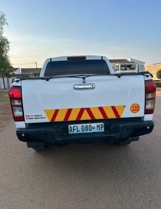 Isuzu D-TEQ 2015 3.0 Turbo Diesel Manual 4X4 135.000km-980.000,00mt