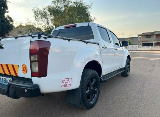 Isuzu D-TEQ 2015 3.0 Turbo Diesel Manual 4X4 135.000km-980.000,00mt