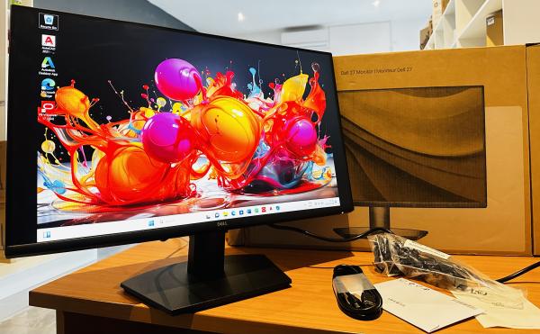 Já Não está na Moda usar Monitores Segunda Mão ,sendo que nos temos Monitores Novos Selados com 01 Ano de Garantia & Assistência Técnica  Monitor Dell