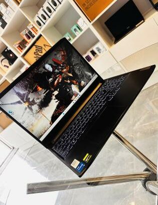 Lenovo ideapad 3 Gaming Machine  Intel Core i5-11320H 3.20 GHz (08 CPUs) 16 GB DDR4 SDRAM 1TB SSD  Intel Íris Xe Graphics  Nvidia GeForce GTX 1650 4 G