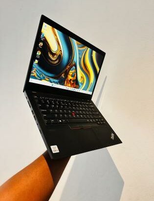 Lenovo Thinkpad T4  Intel Core i5-10210U 10th gen 2.10 GHZ 8GB DDR4 SDRAM 256 GB SSD NVMe  14 polegadas FHD  Leva finger print & Modem interno  bateri