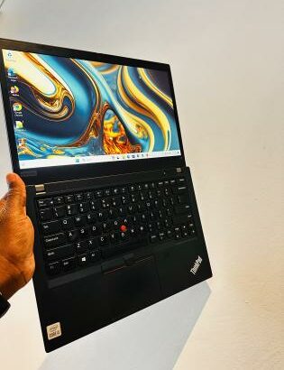 Lenovo Thinkpad T4  Intel Core i5-10210U 10th gen 2.10 GHZ 8GB DDR4 SDRAM 256 GB SSD NVMe  14 polegadas FHD  Leva finger print & Modem interno  bateri