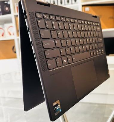 Lenovo yoga 7-14 Polegadas Convertible 2-in-1 Touch Screen Machine intel Core i5-1235U(12 CPUs) 1.30 GHz 8GB DDR4 SDRAM, 512 GB SSD NVMe,14 polegadas