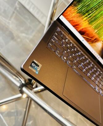 Lenovo yoga 7-14 Polegadas Convertible 2-in-1 Touch Screen Machine intel Core i5-1235U(12 CPUs) 1.30 GHz 8GB DDR4 SDRAM, 512 GB SSD NVMe,14 polegadas