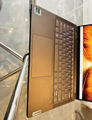 Lenovo yoga 7-14 Polegadas Convertible 2-in-1 Touch Screen Machine intel Core i5-1235U(12 CPUs) 1.30 GHz 8GB DDR4 SDRAM, 512 GB SSD NVMe,14 polegadas