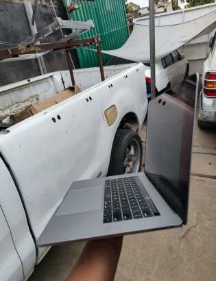 MacBook Pro 15.4 Core i9 2.9Ghz 32GB 1TB como novo