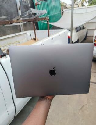 MacBook Pro 15.4 Core i9 2.9Ghz 32GB 1TB como novo