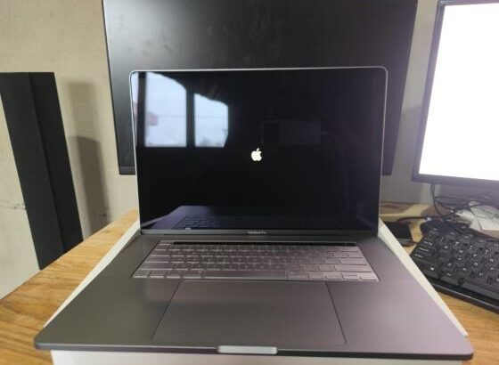 MacBooK Pro 16 inch 19-year A2141 i7+16+512 como novo