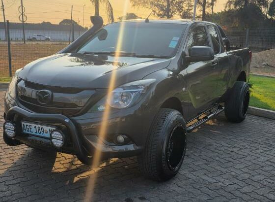 Mazda BT-50 2017 clubcab  2.2L Diesel 4X4