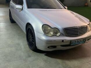 Mercedes Benz C200 2.0