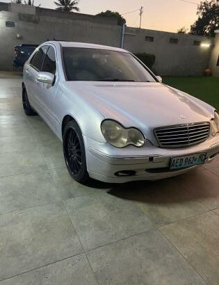 Mercedes Benz C200 2.0