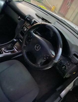 Mercedes Benz C200 2.0