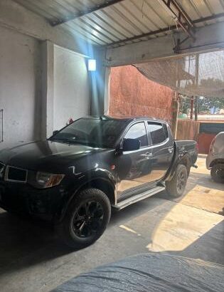 Mitsubishi Triton 2.5cc Automatico