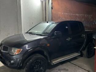 Mitsubishi Triton 2.5cc Automatico