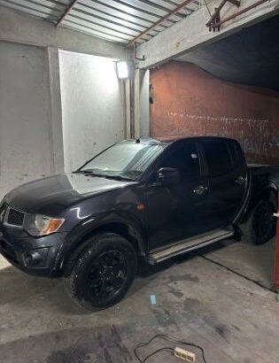 Mitsubishi Triton 2.5cc Automatico