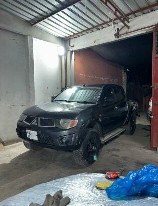 Mitsubishi Triton 2.5cc Automatico