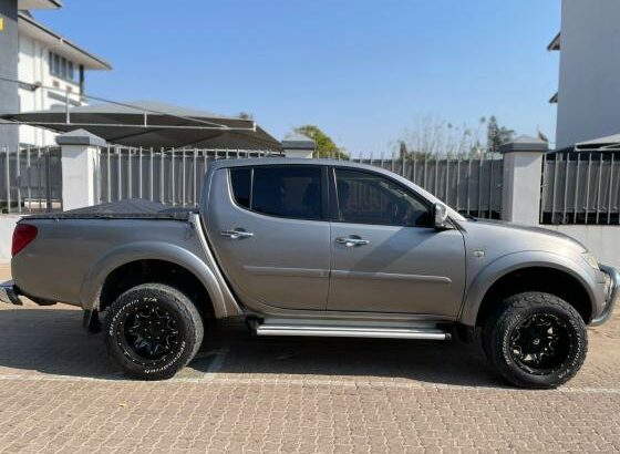 Mitsubishi Triton L200 2.5cc Diesel 4X4