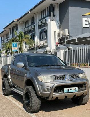 Mitsubishi Triton L200 2.5cc Diesel 4X4