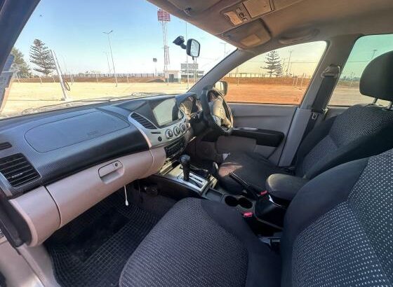 Mitsubishi Triton L200 2.5cc Diesel 4X4