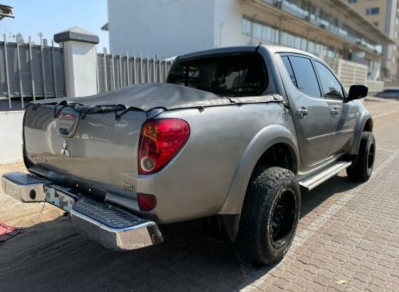 Mitsubishi Triton L200 2.5cc Diesel 4X4