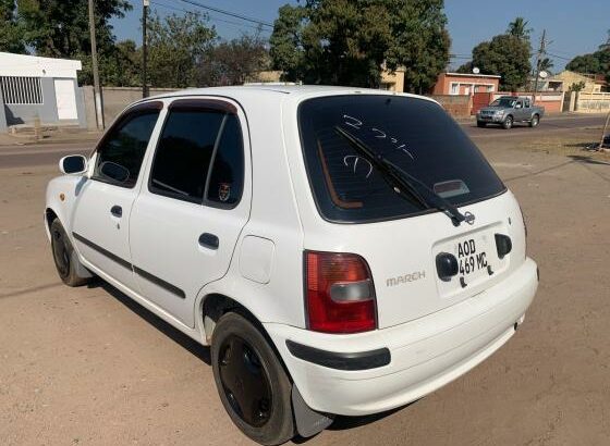 Nissan March Recém importado