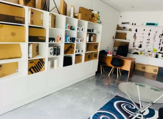 Promoção da semana . Compra dois lap tops Conosco e ganha grátis 1 External Hard Drive 1TB.