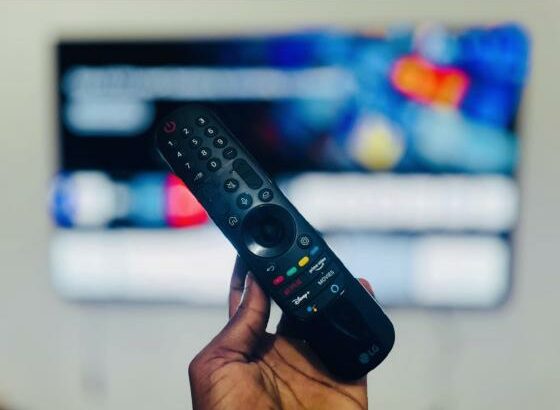 Promoção Tv Original Sul Africana LG UHD TV 55 inch UK6200 Series IPS 4K Display 4K HDR Smart LED TV Com Base de parede e Remoto Damos Garantia + Assi