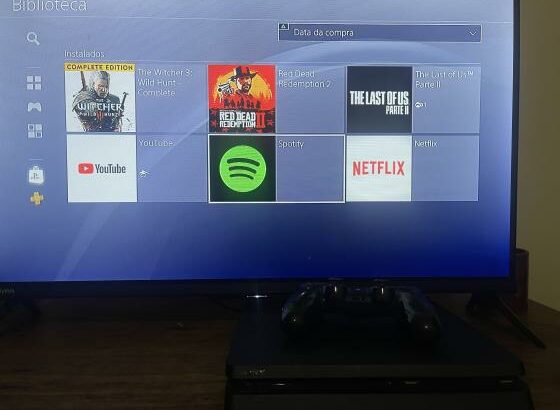 PS4 Slim 500GB+Joy+10jogos