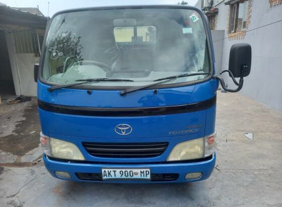 Toyoace 2002 Motor 5L Manual 4X4